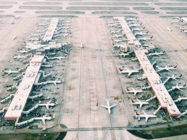 FAA revela falla en sistema Unimatic de United como causa de masivos retrasos aéreos