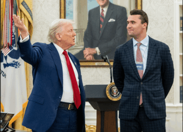 Activista conservador Charlie Kirk muere tras ser baleado durante debate en Utah