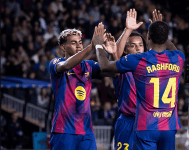Barcelona vence al Elche y mantiene la persecución al Real Madrid
