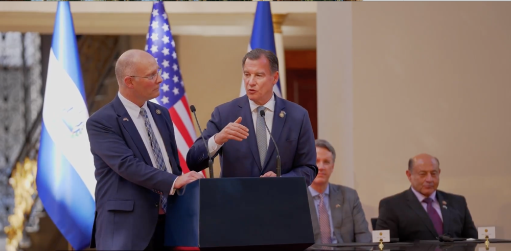 Congresistas de EE. UU. se reúnen con Nayib Bukele en el Primer Desayuno Nacional de Oración por El Salvador