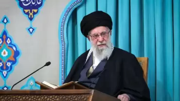 Gobierno de Irán confirma muerte de su líder supremo, el Ayatolá Ali Jameneí., quien gobernó el país islámico desde 1989.