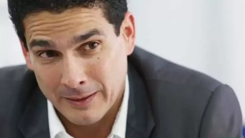 Exdiputado d'Aubuisson y familias deben devolver al Estado casi un millón de dólares.