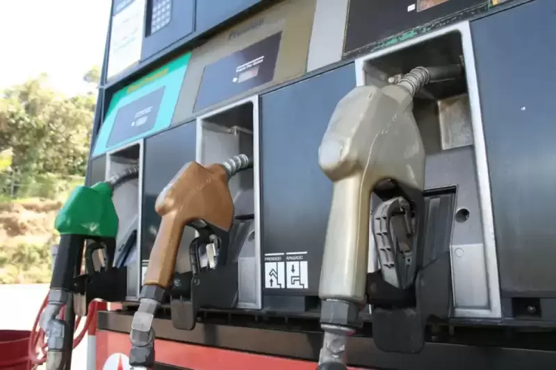 Segundo fuerte aumento a precios de combustibles.