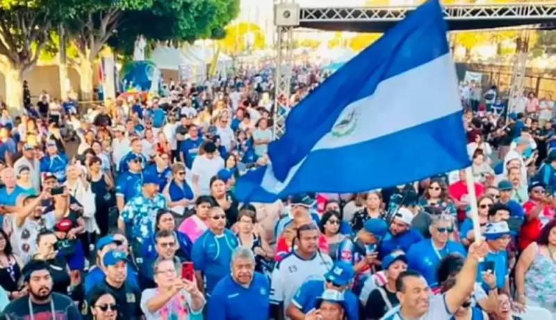 Salvadoreños preocupados y confundidos con el TPS.
