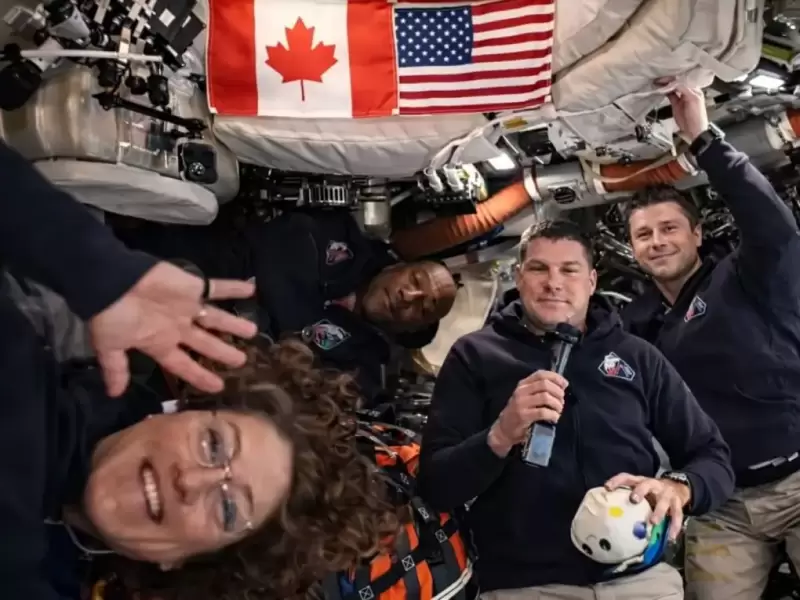 Astronautas cada vez más cerca de la Luna.