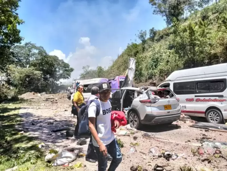 Ataque terrorista deja 7 muertos y más de 20 heridos en El Cauca, Colombia.