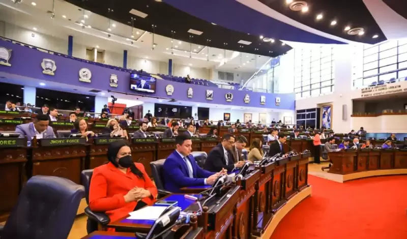 Diputados rafitican préstamos por $576.3 millones
