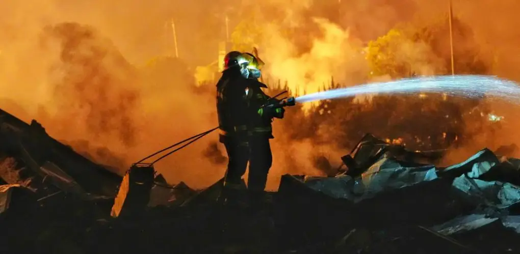 26 muertos y 61 heridos deja explosión en fábrica de pirotécnicos en China