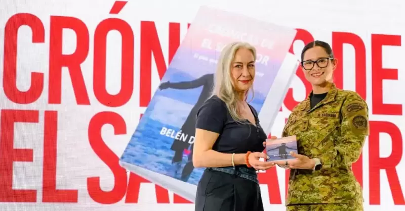 El libro Crónicas de El Salvador fue presentado en la BINAES.