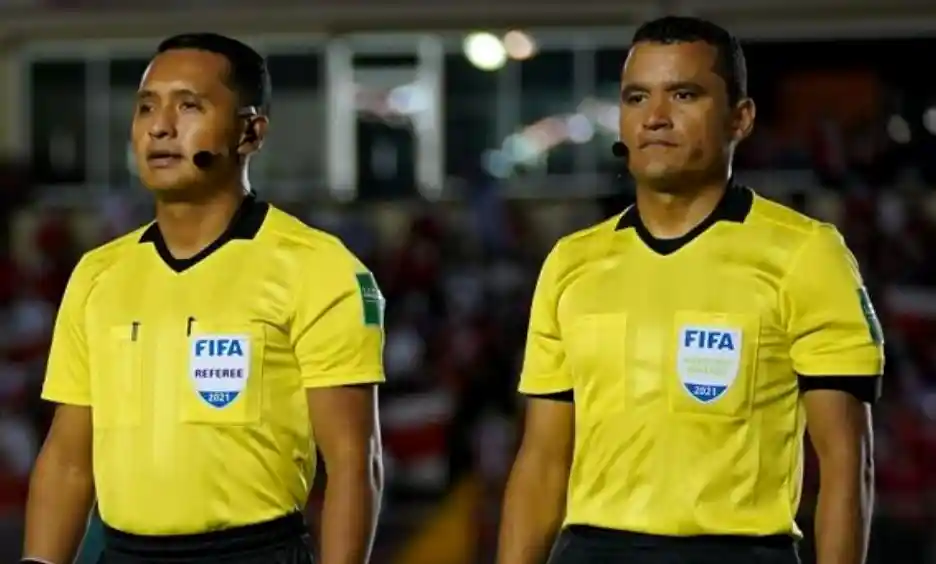 El árbitro salvadoreño Iván Barton dirigirá el partido Paraguay-Turquía