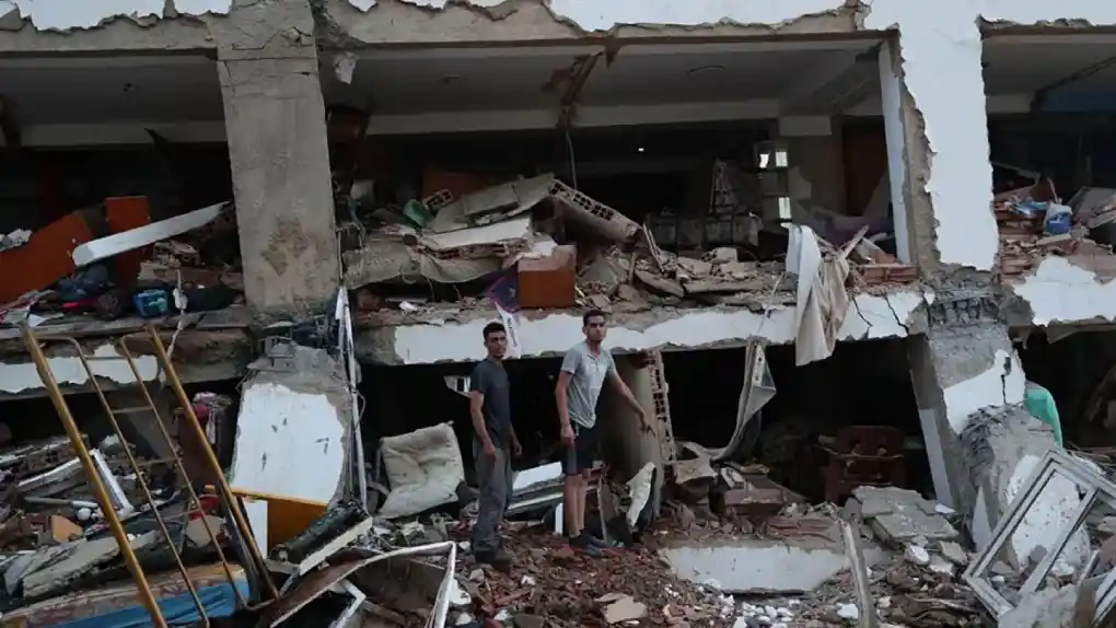 Réplicas de terremotos en Venezuela continúan; gobierno pide calma