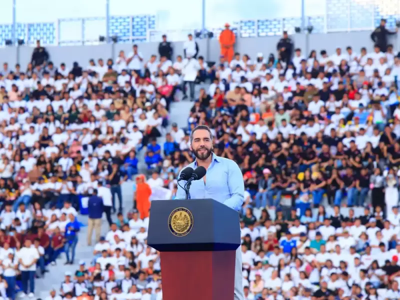 Bukele también prometió que en los próximos años presupuestará $3,000 millones para educación.