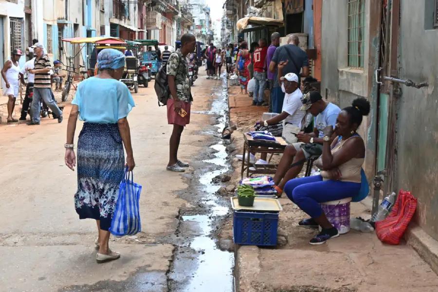 El 94 % de los cubanos vive en pobreza extrema, según estudio