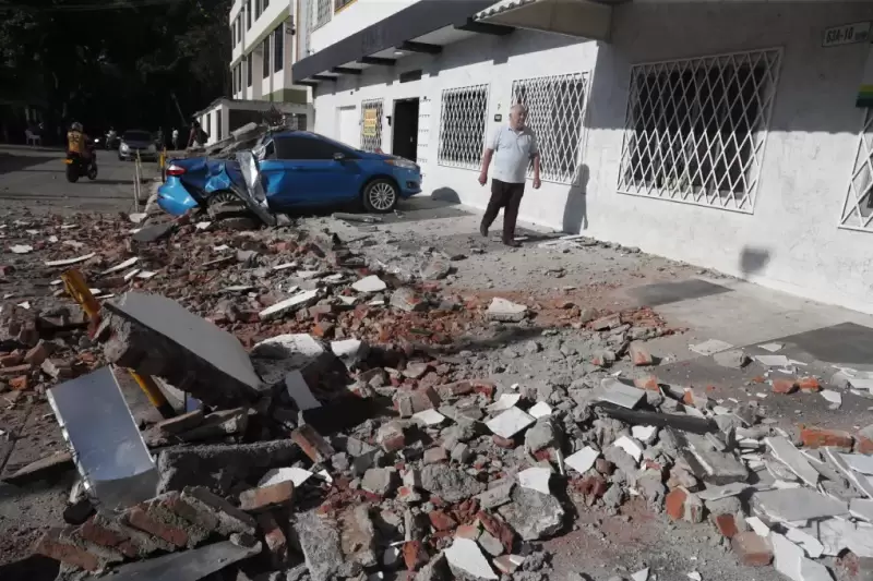 Un sismo magnitud 7.4 sacudió gran parte de Colombia esta mañana.