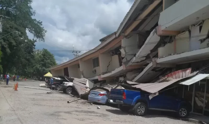 El hotel Dos Continentes en Penonomé fue uno de los edificios con mayores daños por el terremoto en Panamá.