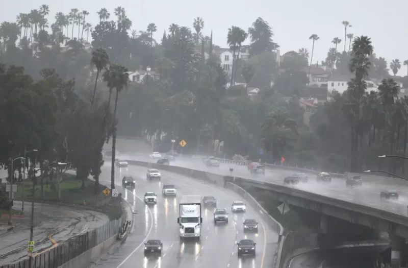 Los Ángeles espera lluvias y tormentas hoy