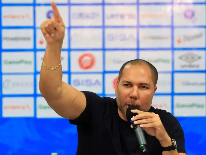 Yamil Bukele, presidente de la Fesfut.