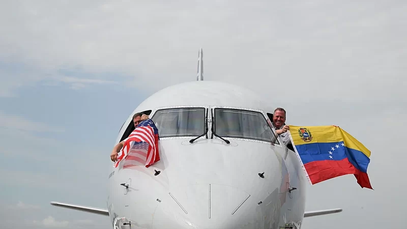 Se reanudan vuelos entre Estados Unidos y Venezuela.
