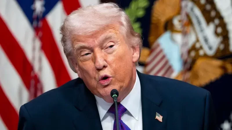 Trump arremete contra la OTAN por no acompañarlo en proteger el estrecho de Ormuz.