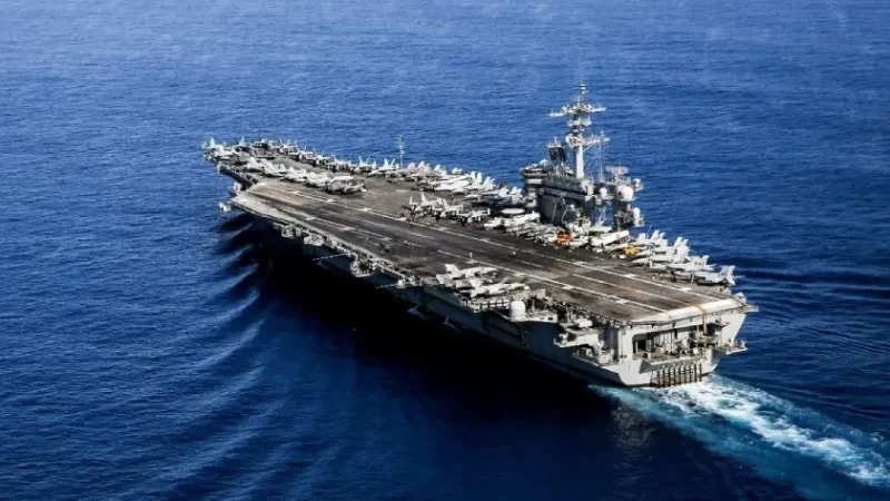 EE.UU. refuerza su presencia militar en Oriente Medio con el envío de más portaaviones.
