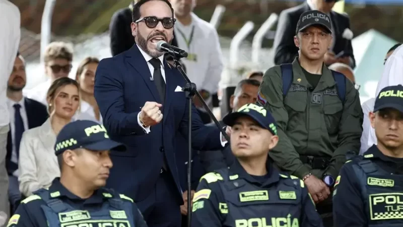 Seguridad, autoridad y combate a grupos armados ilegales destaca discurso del presidente de Colombia Abelardo de la Espriella.