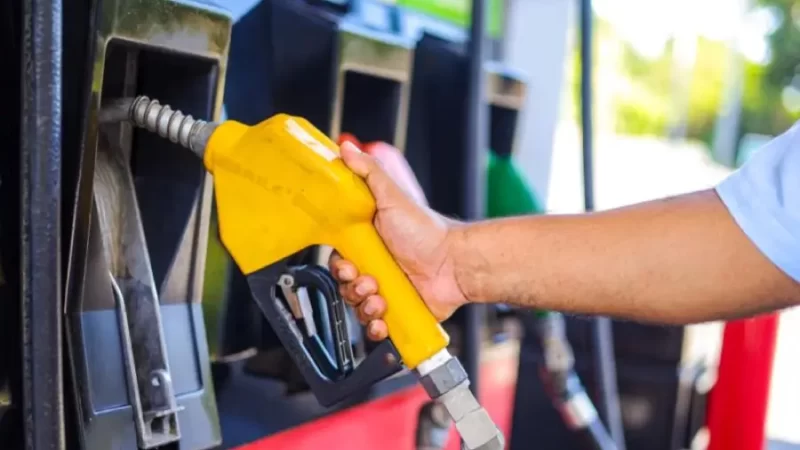 La gasolina se mantendrá sin variaciones de precios este mes.
