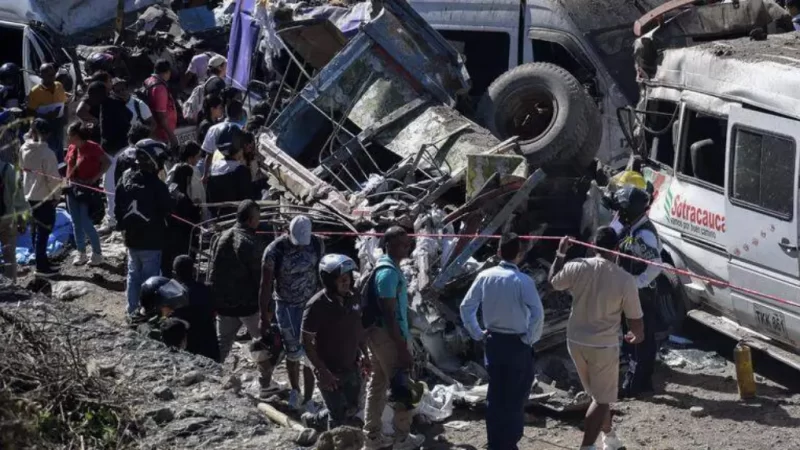 A 20 subieron los muertos por ataque terrorista con cilindro bomba en El Cauca.