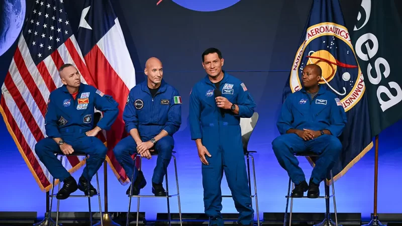 Frank Rubio, orgullo salvadoreño, rumbo a la Luna con Artemis III.