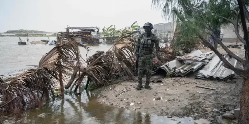 El ciclón solo dejó inundaciones, daños materiales, en infraestructura eléctrica, árboles caídos y caminos afectados.