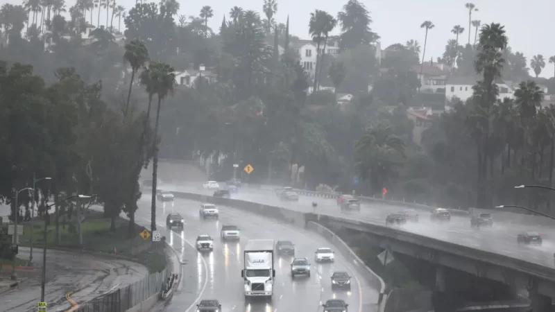 Los Ángeles espera lluvias y tormentas hoy