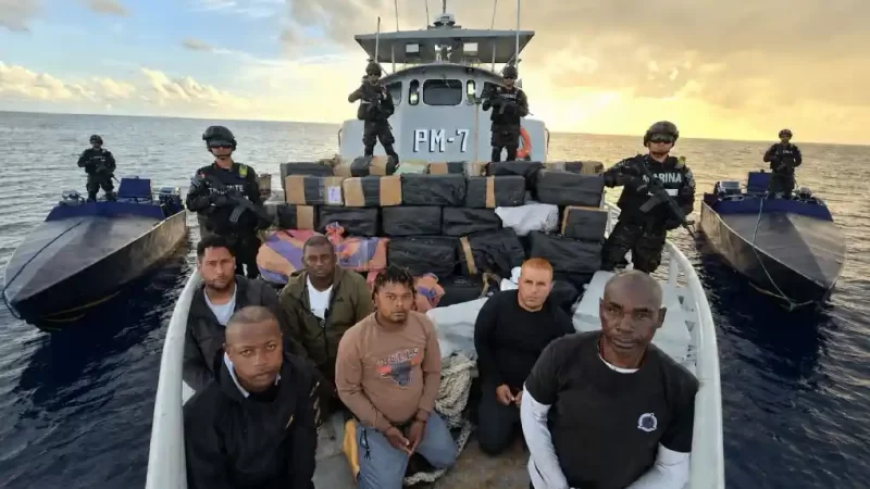 Presidente Bukele informa decomiso de 6.68 toneladas de droga.