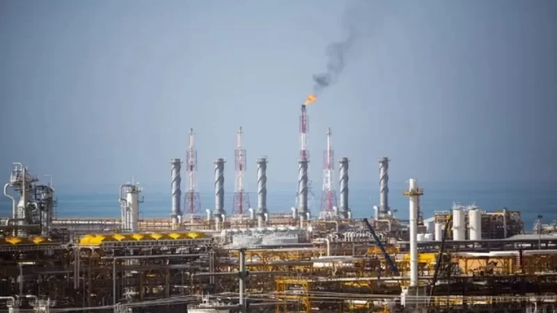 Trump suspende por 10 días ataque a infraestructura energética iraní.