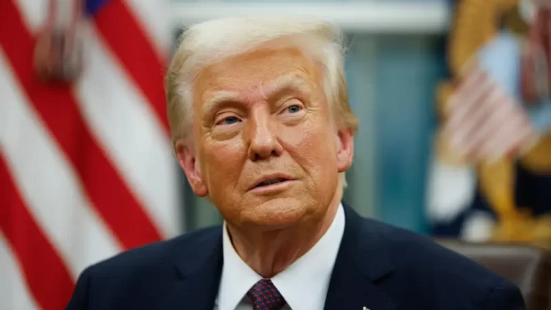 El Presidente Donald Trump adelantó hoy que la operación militar contra Irán podría durar más de cinco semanas.