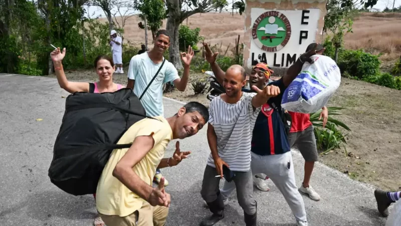 Liberan primeros presos en Cuba.
