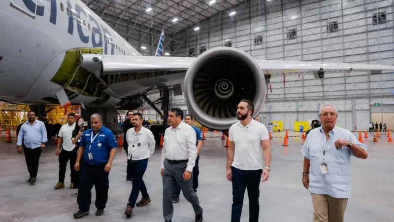 Hangar más grande del mundo para mantenimiento de aviones inauguran en El Salvador.