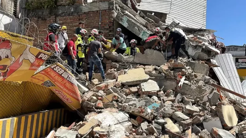 Cifra de muertos y heridos sigue al alza tras terremoto en Colombia.