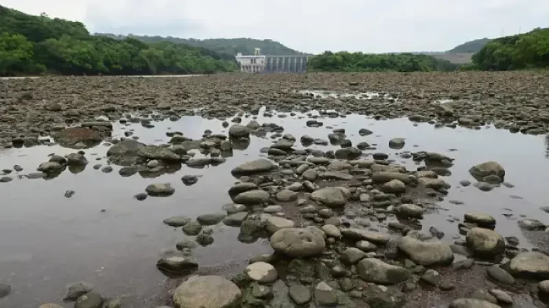 El río Lempa ha bajado más de dos metros de su caudal ante la falta de lluvias.