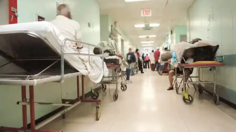 Sistema de salud de EE.UU. enfrentará escasez de personal si se retira TPS a haitianos y sirios.