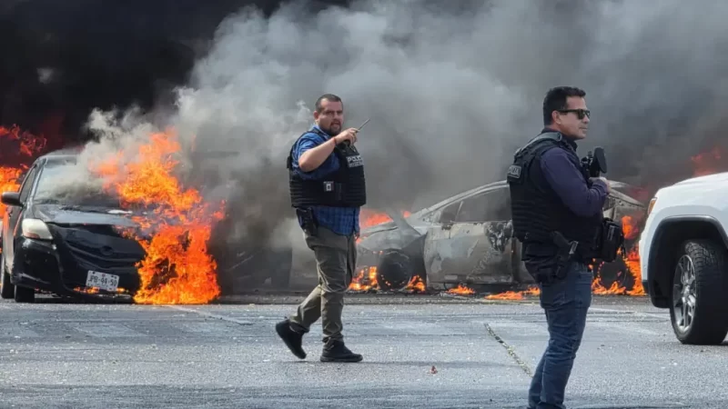 Tras los hechos violentos del domingo en México la embajada y consulados de El Salvador ofrecieron ayuda a sus connacionales en el país azteca.