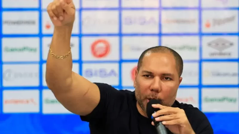 Yamil Bukele, presidente de la Fesfut.