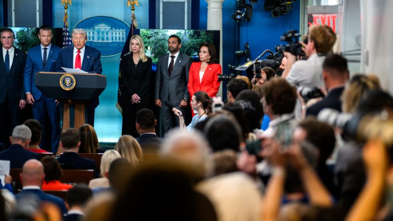 trum-se-toma-la-plicia-de-washington